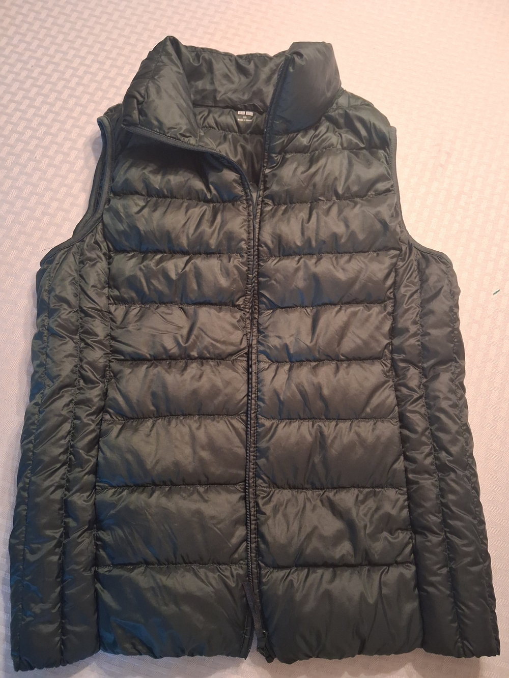 Uniqlo Black Quilted Puffer Vest XS